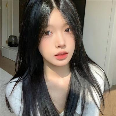 戴金色面具的男子